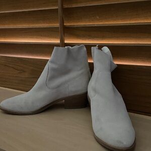 Joie Cream Suede Ankle Boots 39.5 Women's 2” Stacked Heels